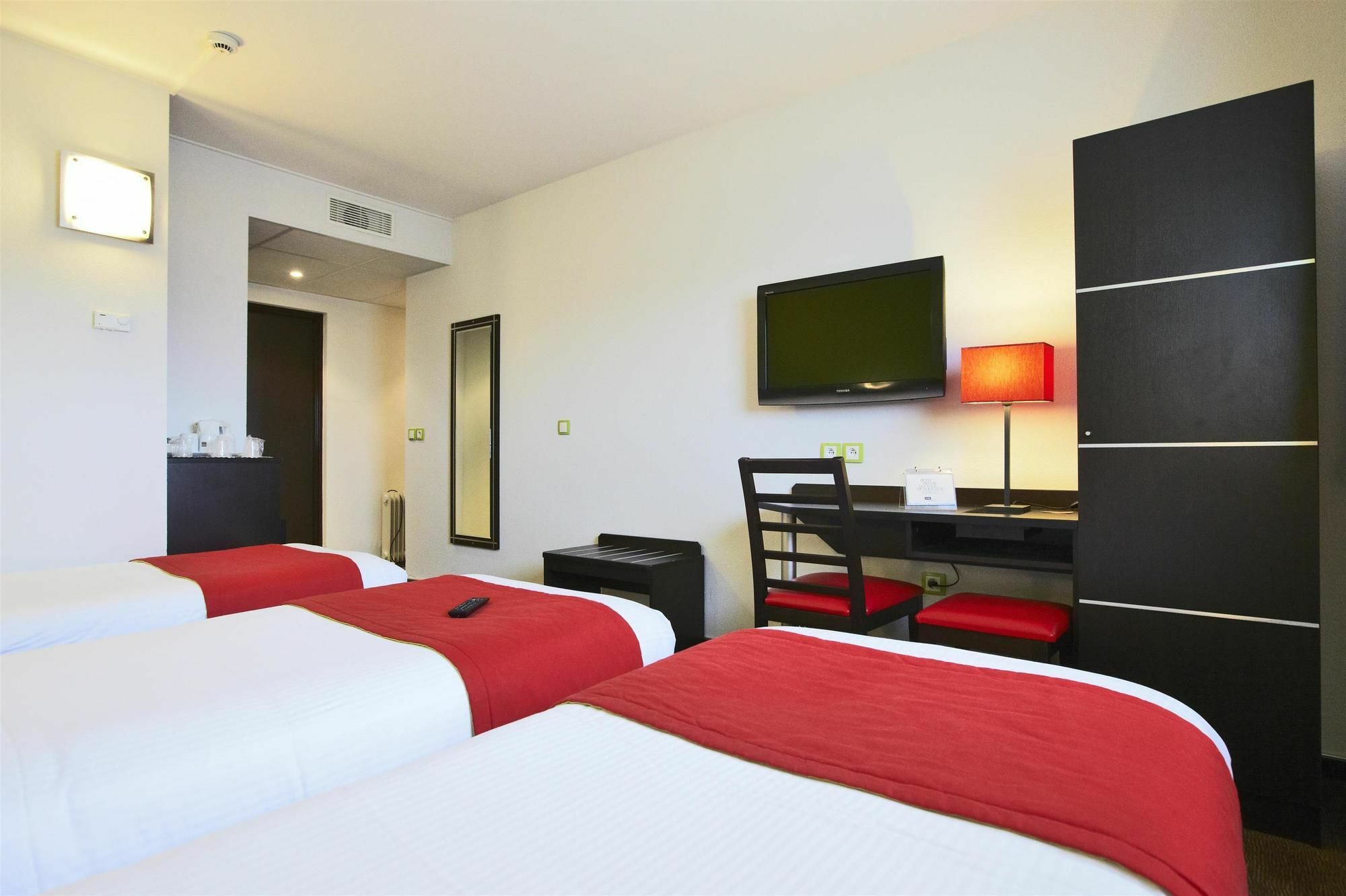 Enzo Hotels Metz Sud Augny by Kyriad Direct Exterior foto